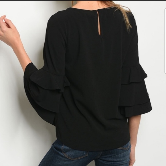 Last 1🌷Black pearl detail ruffle sleeved top - Picture 2 of 8